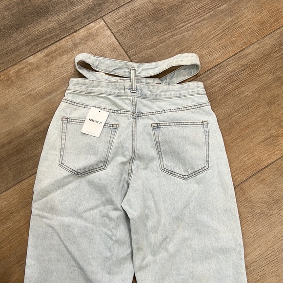NWT{Forever 21}Sz 25 Cut Out Straight Leg Light Denim Jeans - Picture 11 of 16